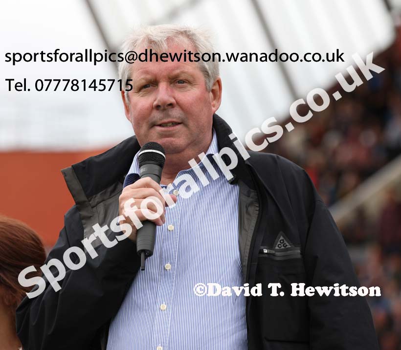 Chief guest Brendan Foster make a speech to the athletes and the crowd, English Schools Track and Field. Photo: David T. Hewitson/Sports for All Pics